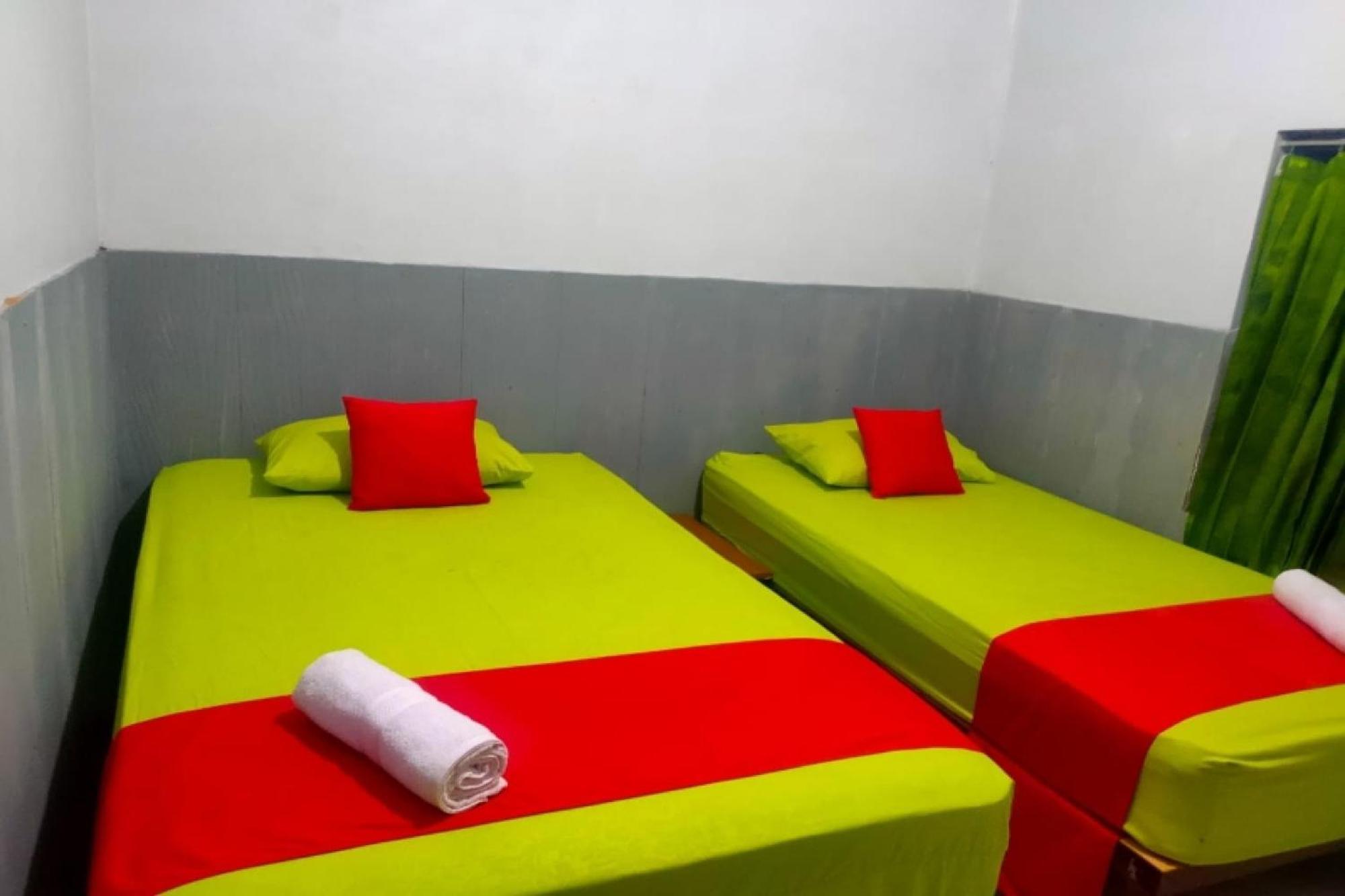 Oyo 91179 Hotel Lagalleria Sumenep Bagian luar foto