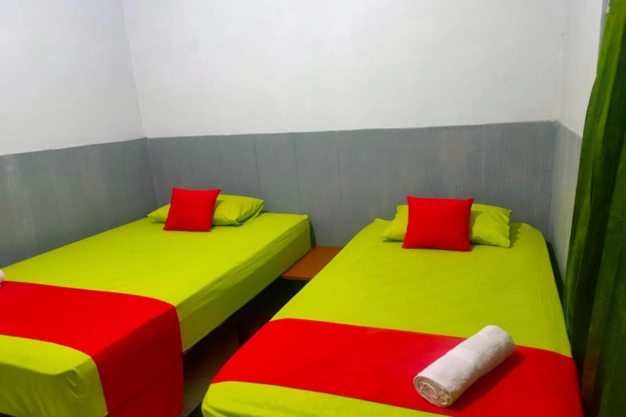 Oyo 91179 Hotel Lagalleria Sumenep Bagian luar foto