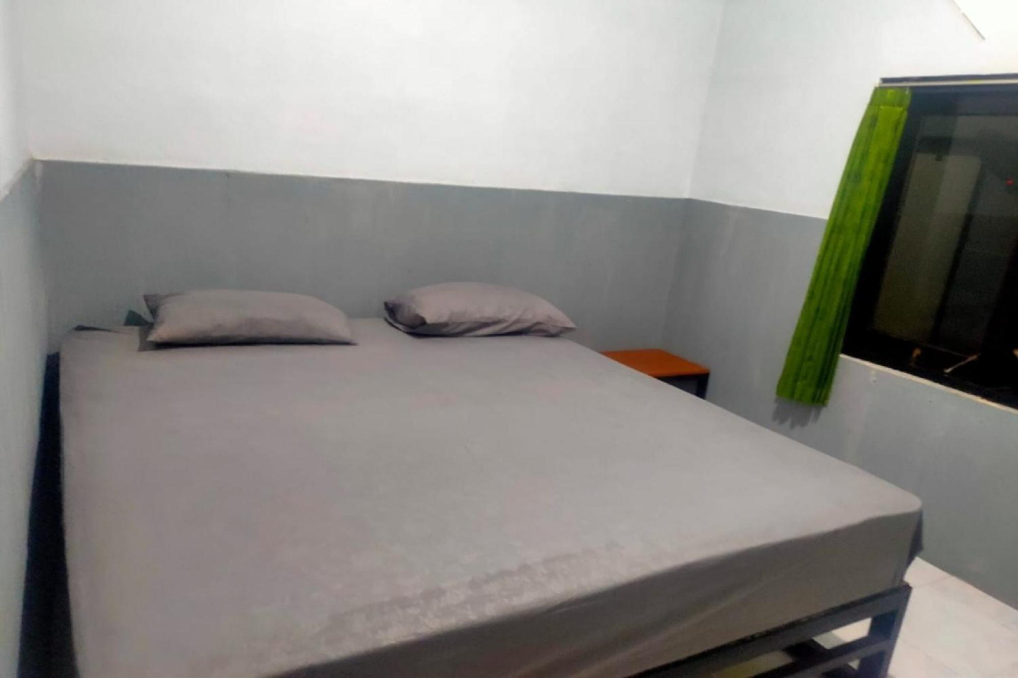 Oyo 91179 Hotel Lagalleria Sumenep Bagian luar foto